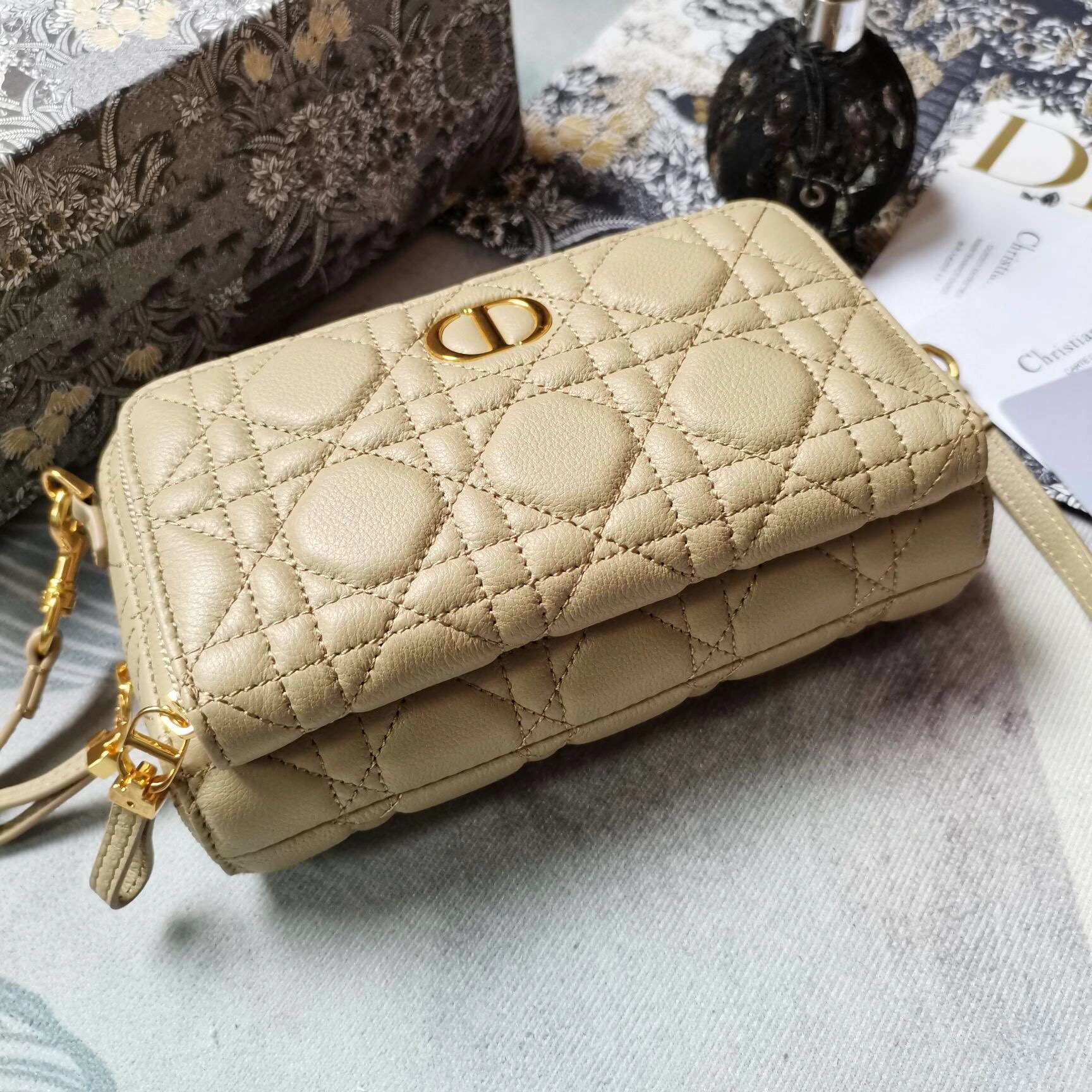 MOMO---CARO 5037 2 colour item :063B00E2045-2