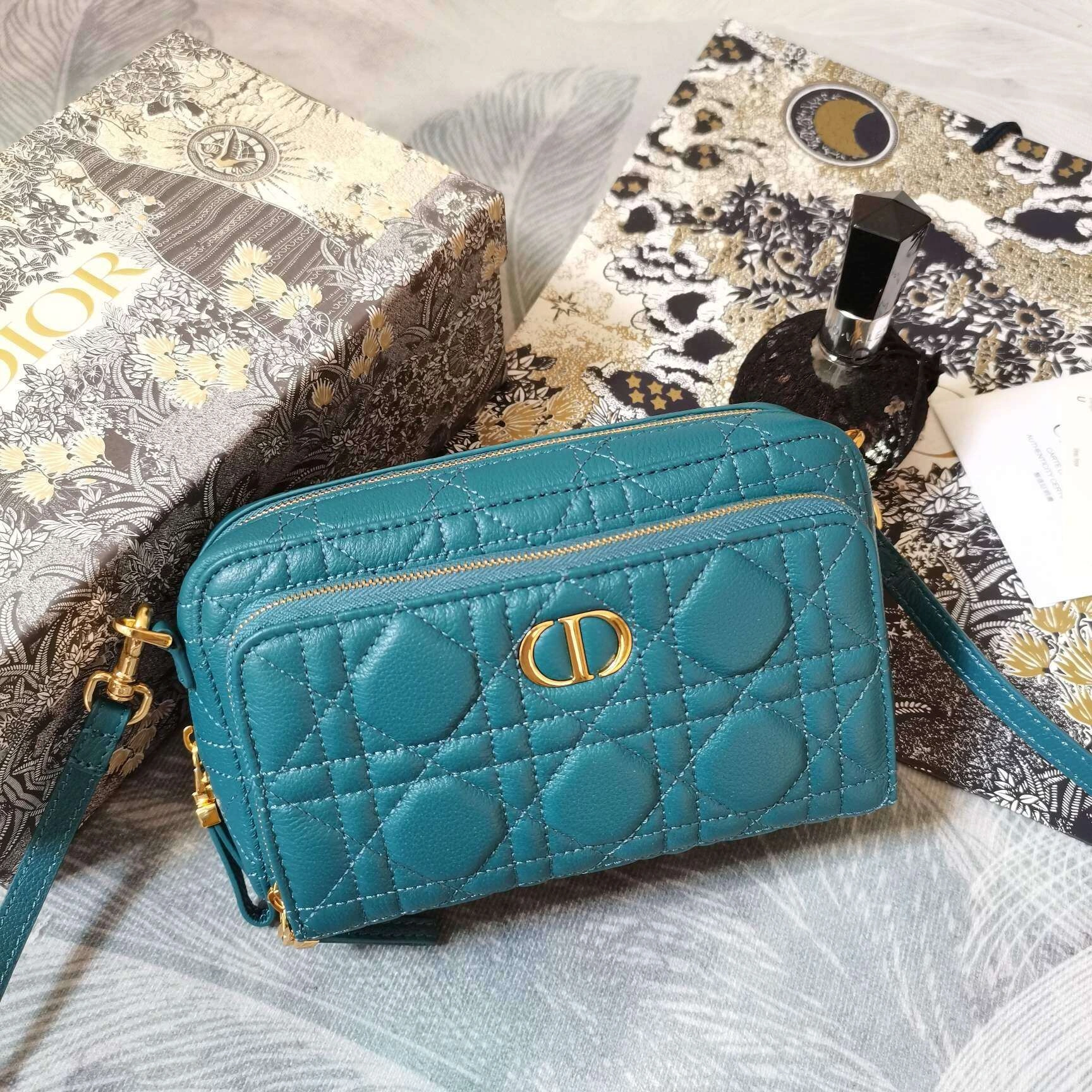 MOMO---CARO 5037 2 colour item :063B00E2046-2