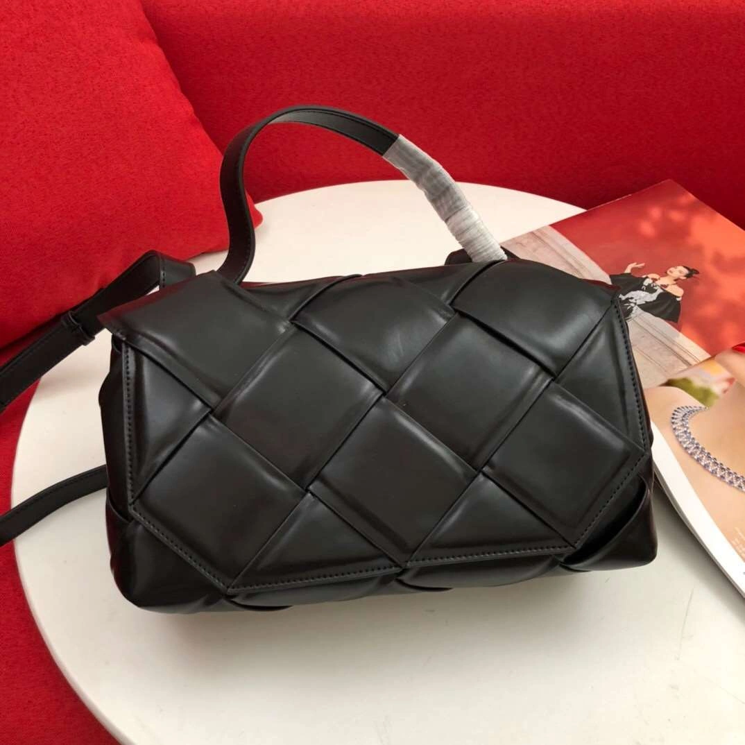 *MOMO-- Calfskin 3colour item：202B42E1001-3