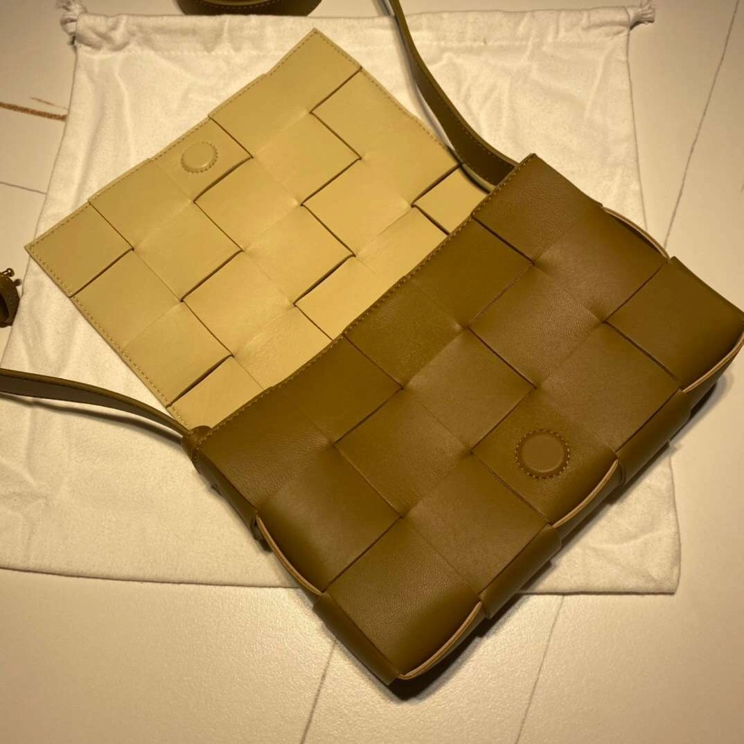 MOMO-- Cassette sheepskin 3colour item：063B103E1034-3