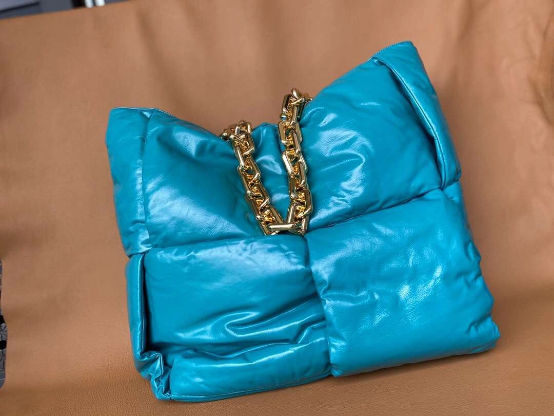 MOMO-- Chain cowhide colour item：063B00E1016