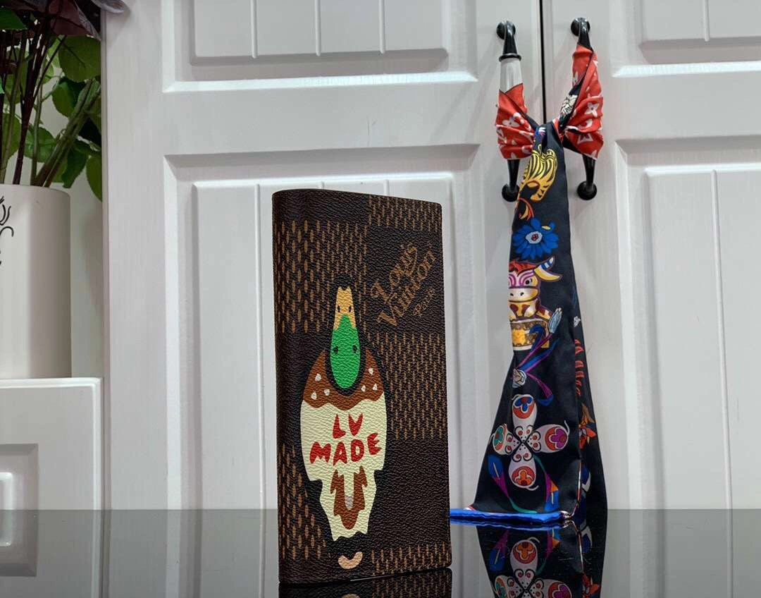 MOMO-- Colour item:174B23D0624