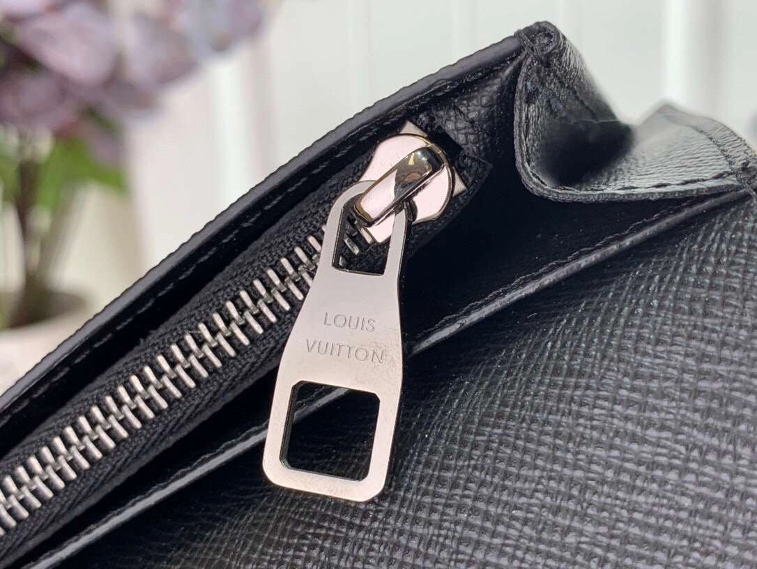 MOMO-- Colour item:174B23D0624