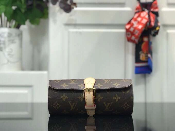 *MOMO-- Colour item:174B25D0648-3