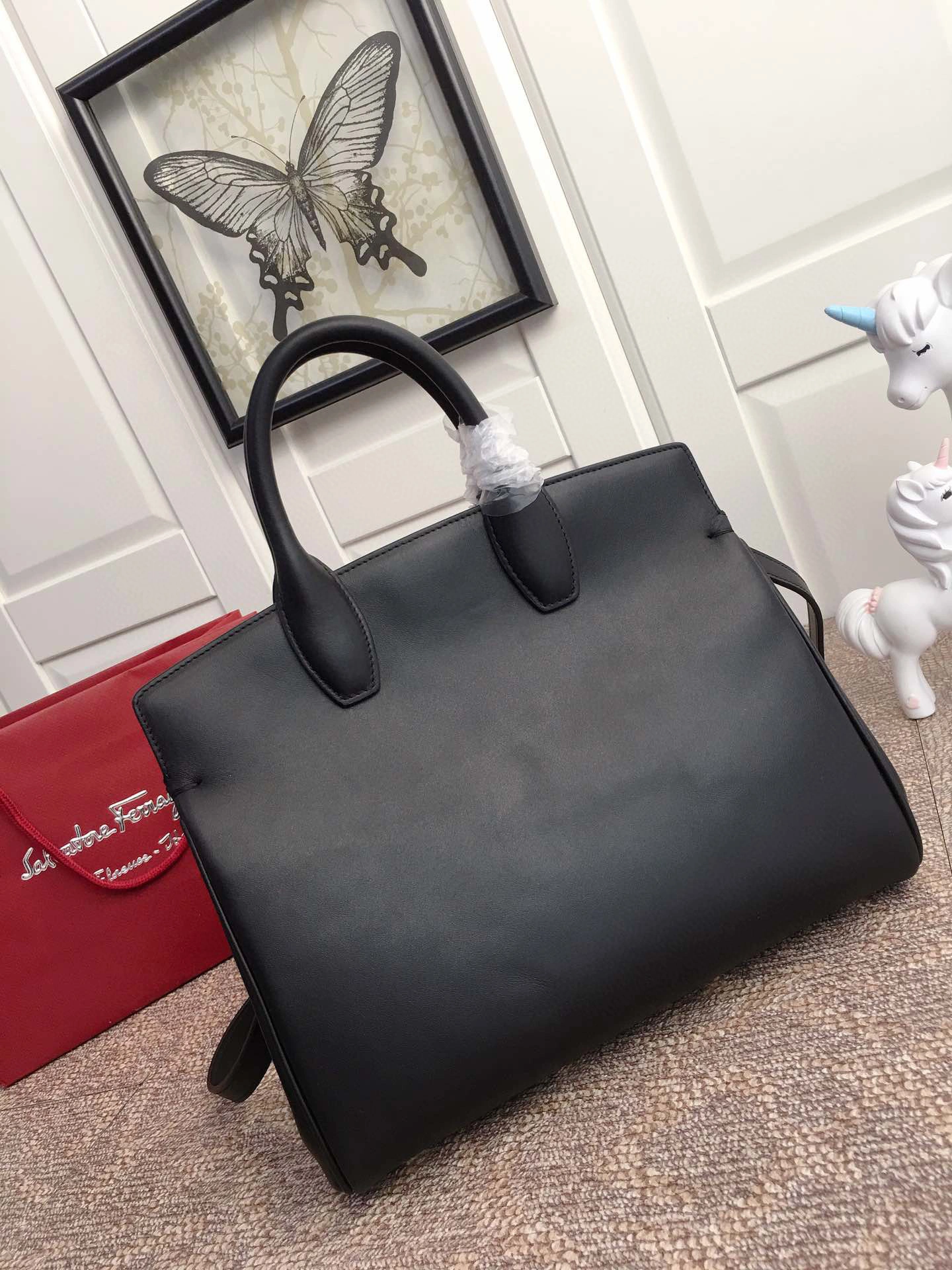 MOMO---Cowhide Gancini high quality version item : 007B00K2502