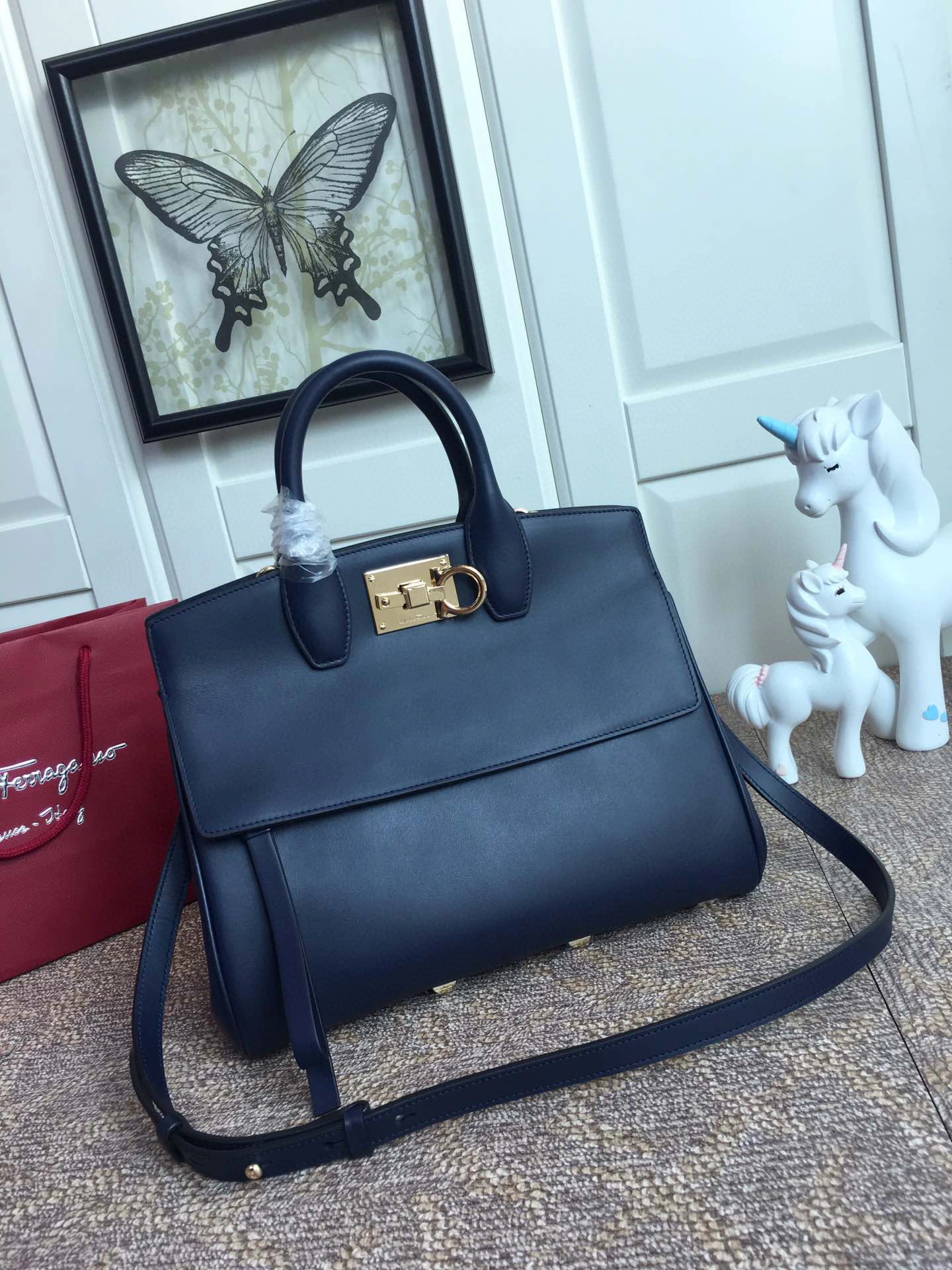 MOMO---Cowhide Gancini high quality version item : 007B00K2503