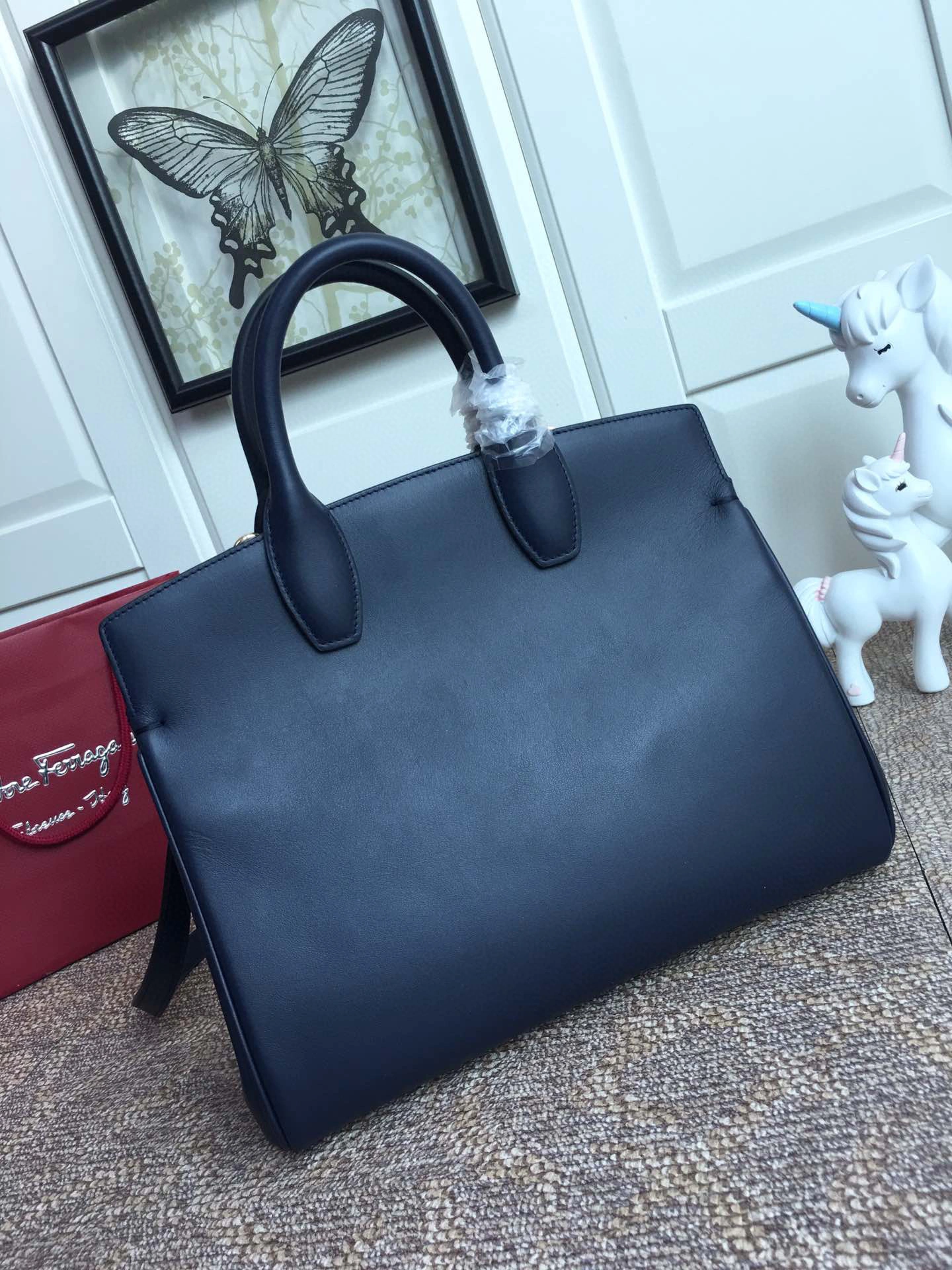 MOMO---Cowhide Gancini high quality version item : 007B00K2503