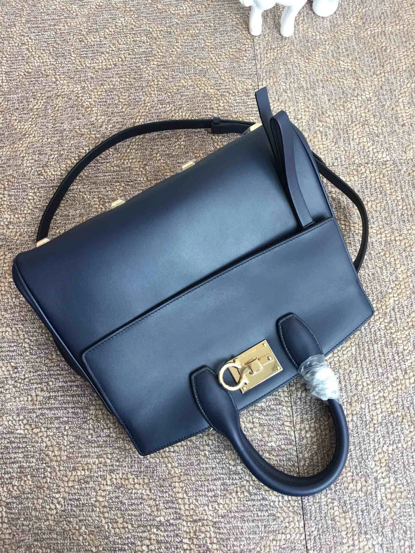 MOMO---Cowhide Gancini high quality version item : 007B00K2503