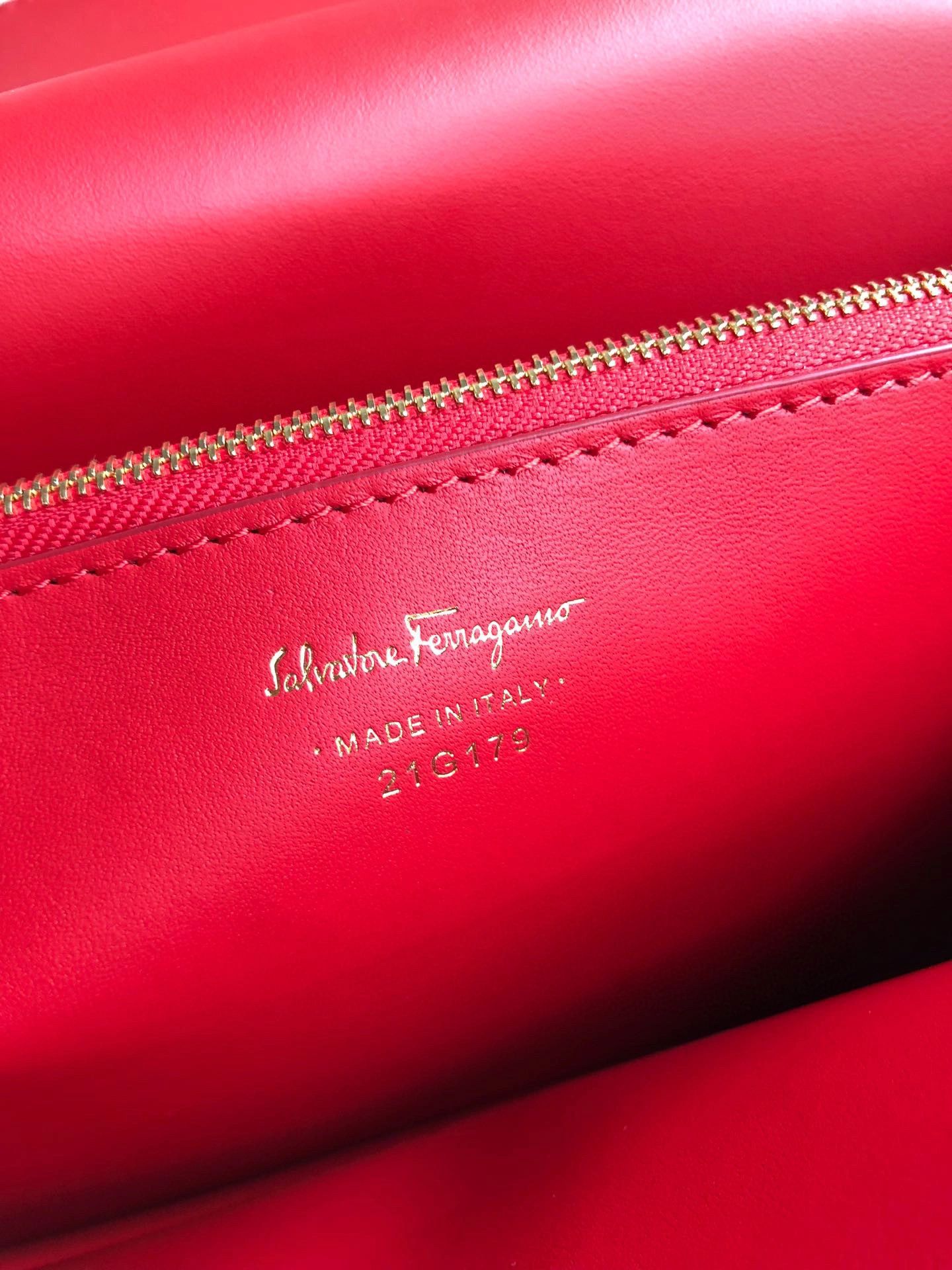 MOMO---Cowhide Gancio high quality version item : 202B13K2539-2