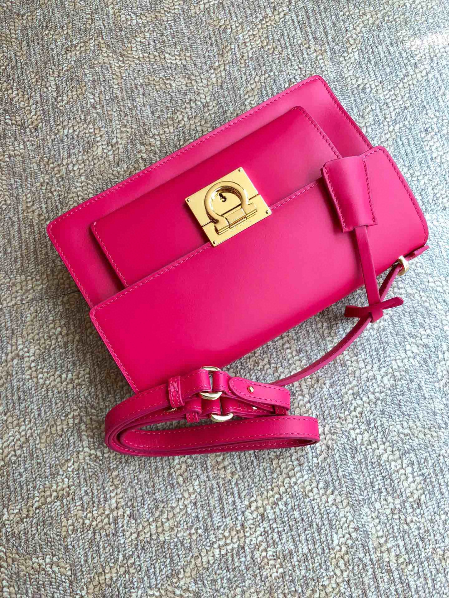 MOMO---Cowhide Gancio high quality version item : 202B13K2539-2