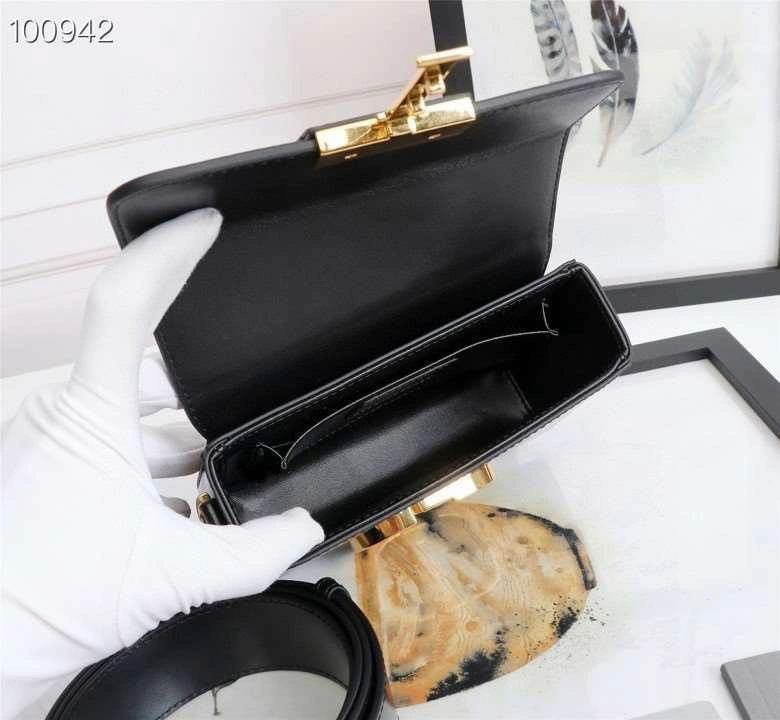 *MOMO---D6713-1 cowhide item : A-B118H0545L