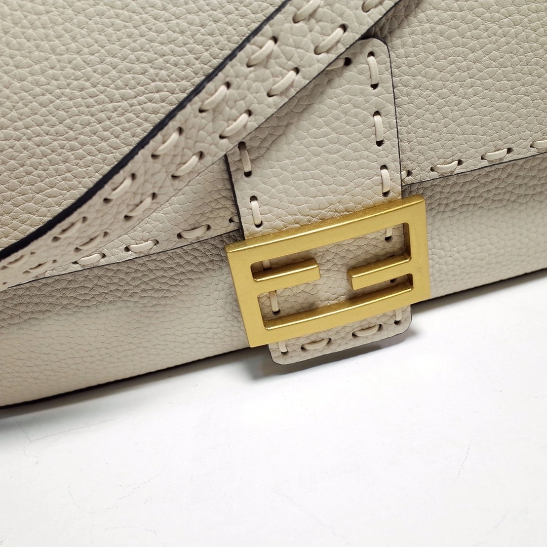 &MOMO-- F594i 8BR600-ANT2-F191J Baguette Cuoio Romano item:D-B063G2253