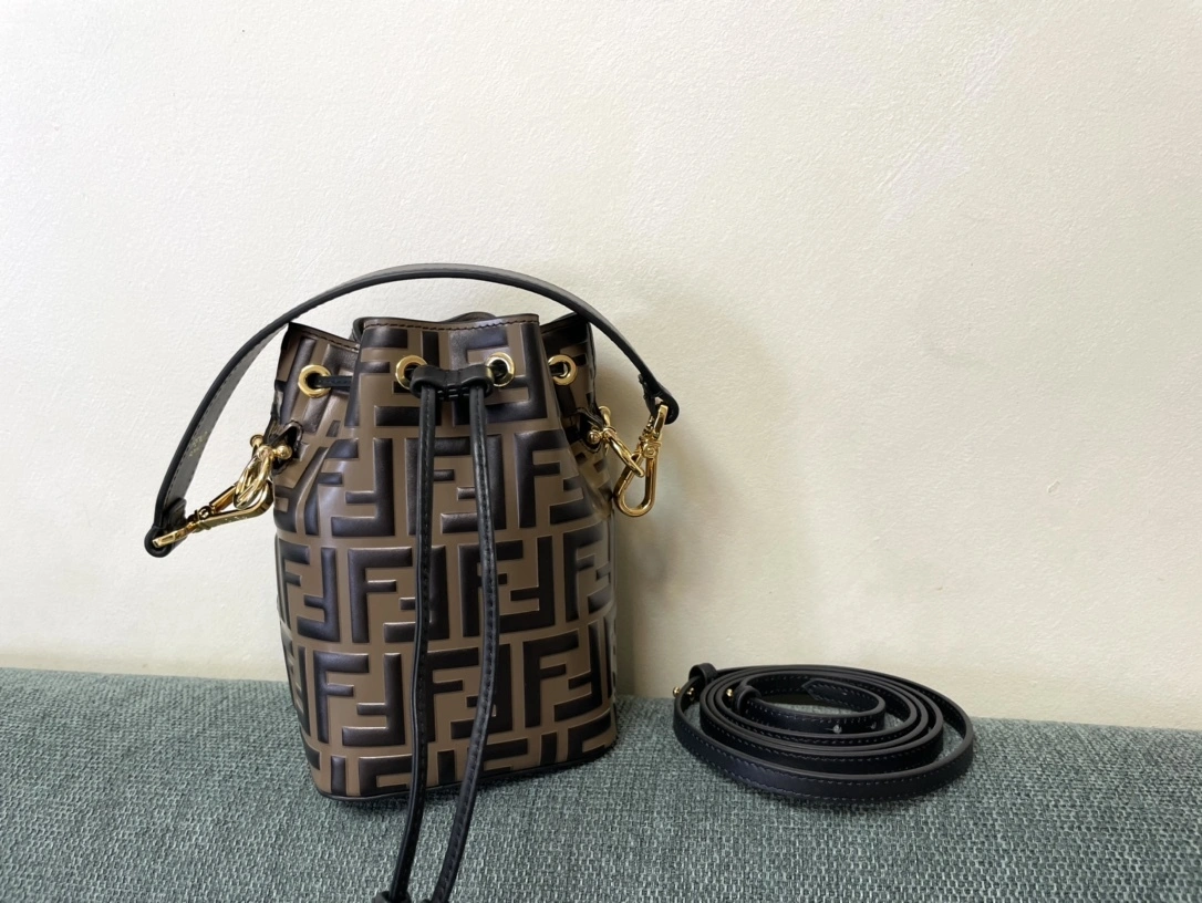 &MOMO-- F594i 8BS010A659F13VK Calfskin item:D-B000G2397F