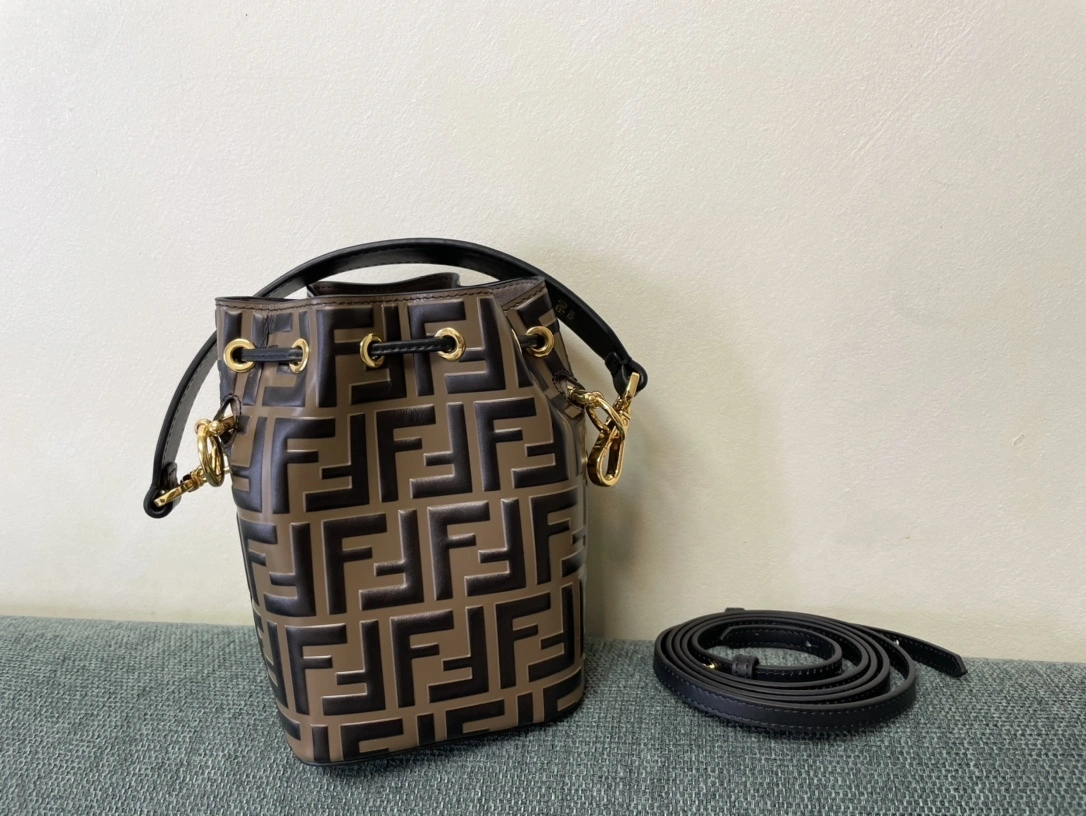 &MOMO-- F594i 8BS010A659F13VK Calfskin item:D-B000G2397F
