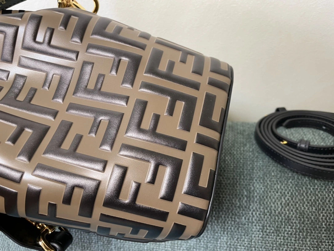 &MOMO-- F594i 8BS010A659F13VK Calfskin item:D-B000G2397F