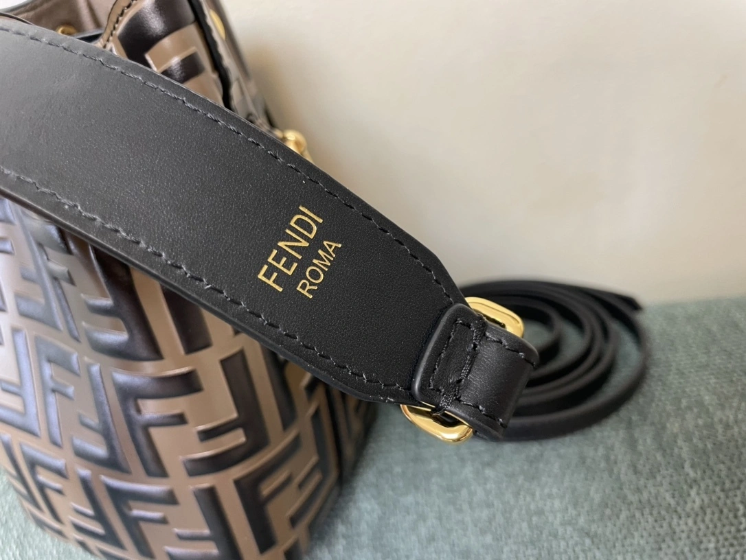 &MOMO-- F594i 8BS010A659F13VK Calfskin item:D-B000G2397F