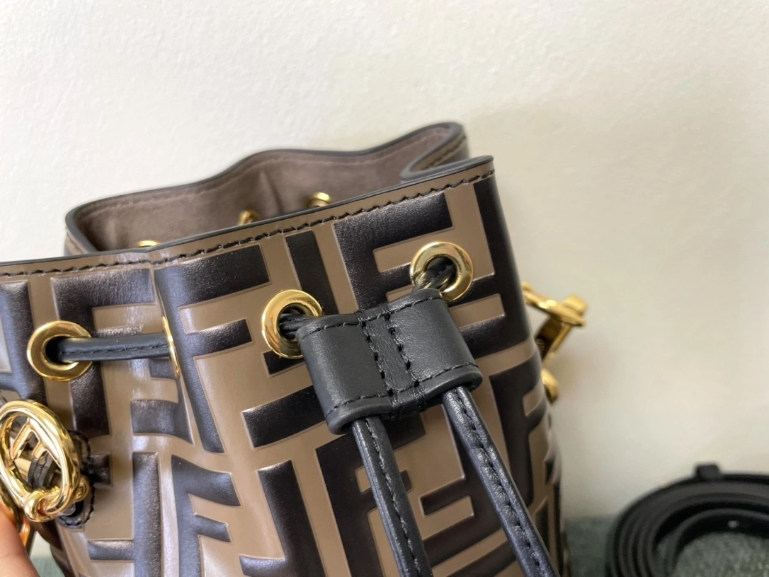 &MOMO-- F594i 8BS010A659F13VK Calfskin item:D-B000G2397F