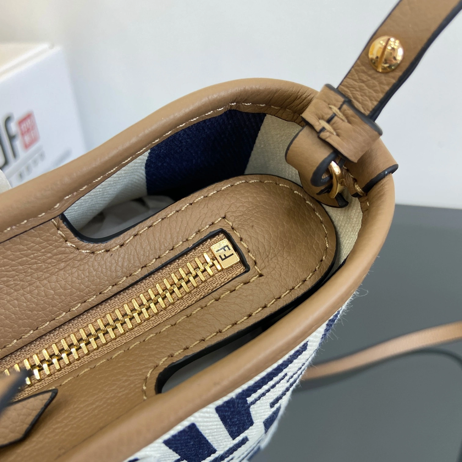 MOMO-- F594i 8BS096-AOVJ-F1PIR Calfskin item:D-B000G2398F