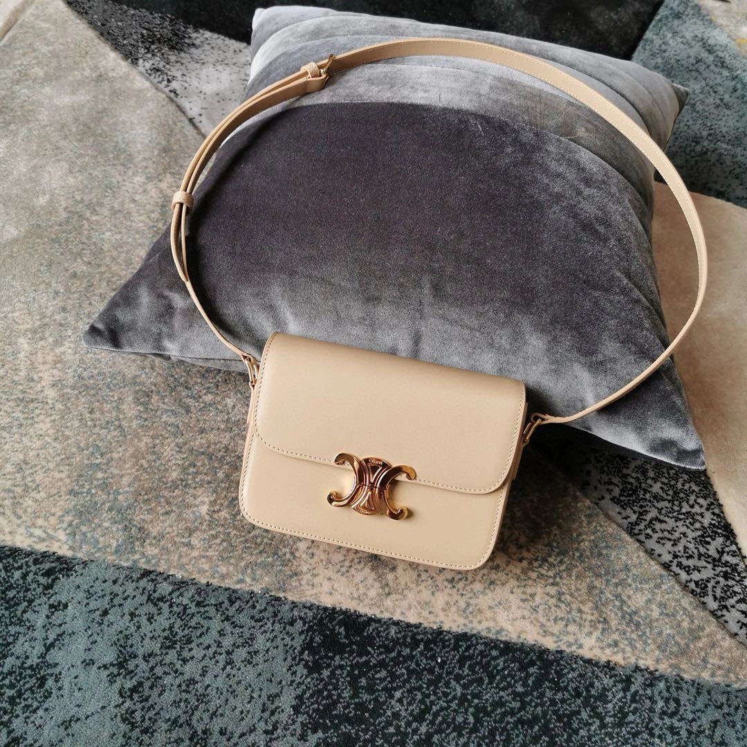 MOMO---Fabric cowhide lining sheepskin high quality version item : 063B85K2308