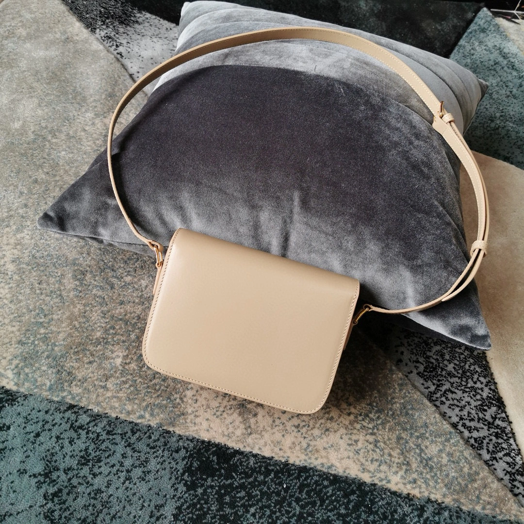 MOMO---Fabric cowhide lining sheepskin high quality version item : 063B85K2308
