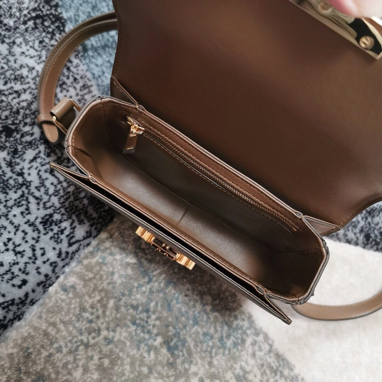 MOMO---Fabric cowhide lining sheepskin high quality version item : 063B85K2308