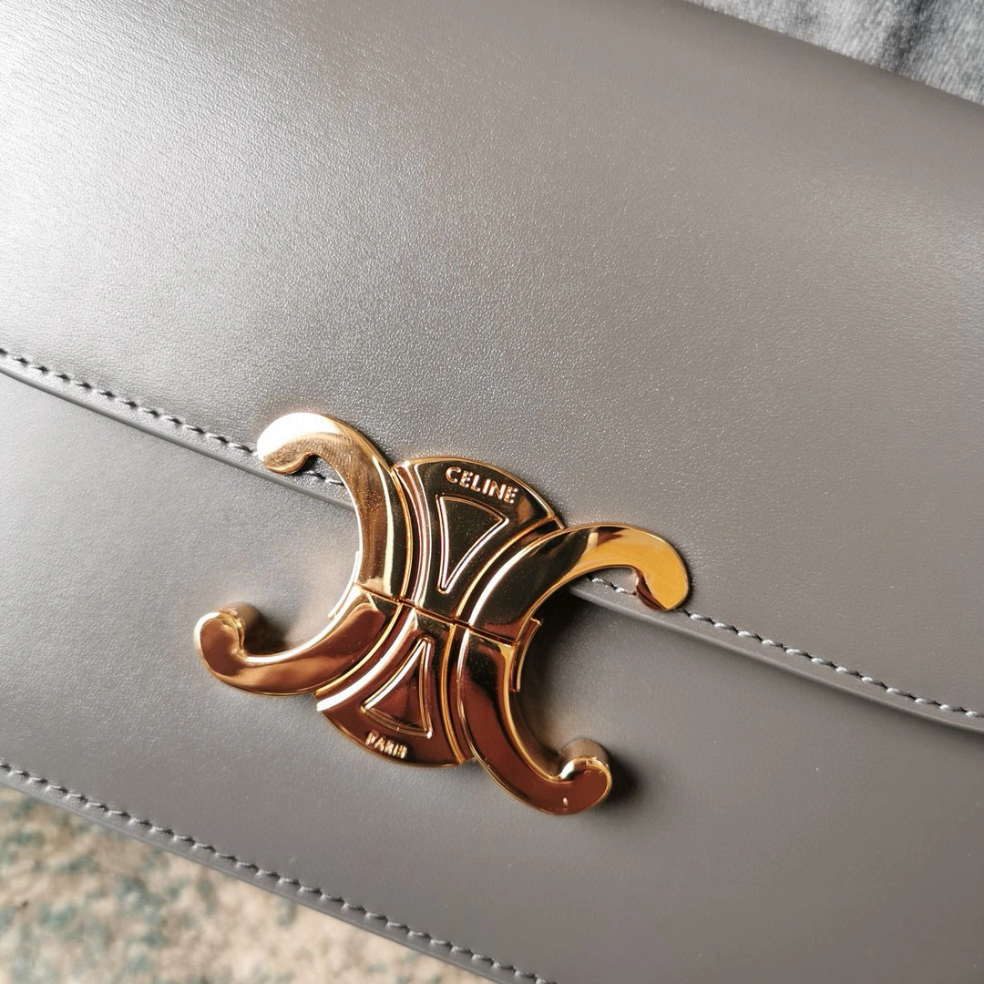 MOMO---Fabric cowhide lining sheepskin high quality version item : 063B85K2309