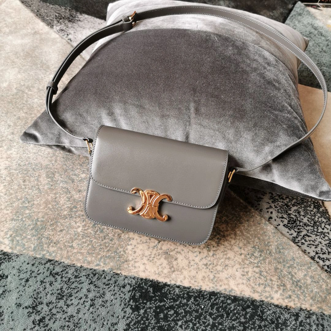 MOMO---Fabric cowhide lining sheepskin high quality version item : 063B85K2309