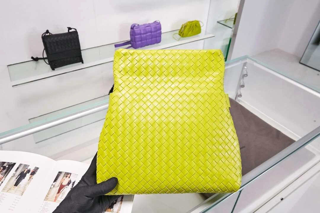 MOMO-- Fold Intrecciato Nappa 2colour item：063B00E1015-2
