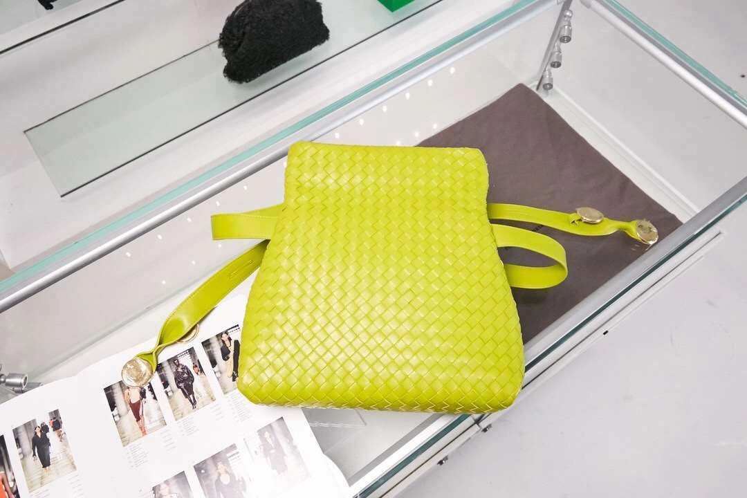 MOMO-- Fold Intrecciato Nappa 2colour item：063B00E1015-2