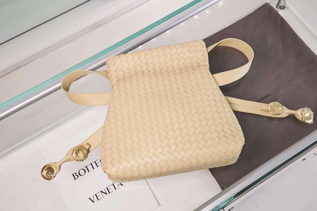 MOMO-- Fold Intrecciato Nappa 3colour item：063B00E1014-3