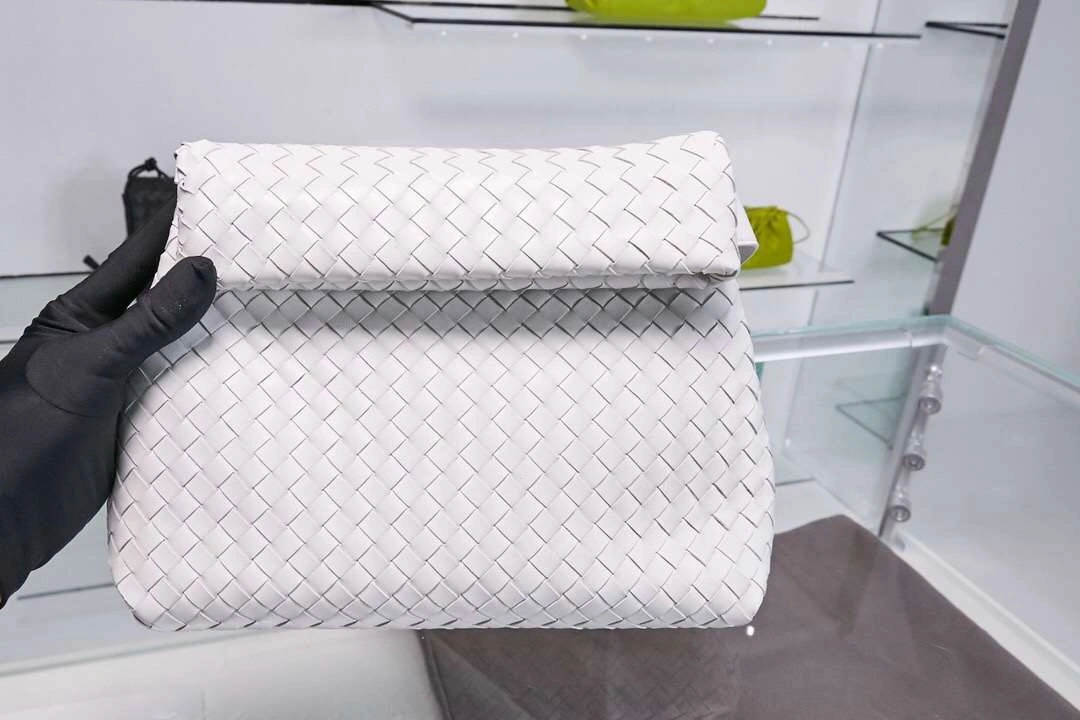 MOMO-- Fold Intrecciato Nappa 3colour item：063B00E1014-3