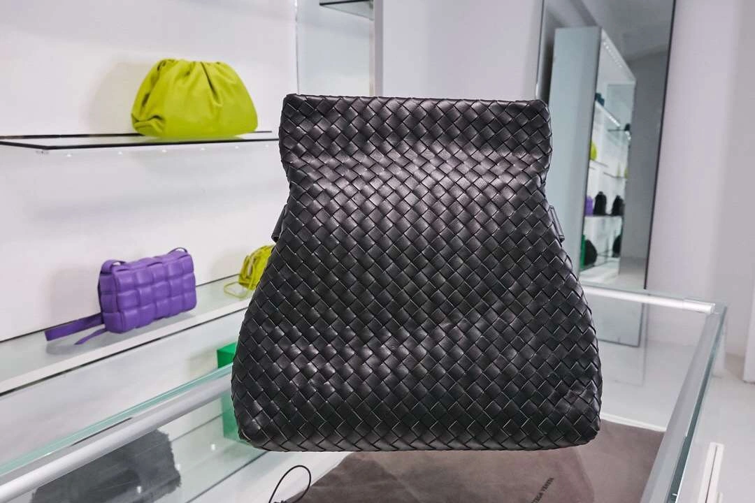 MOMO-- Fold Intrecciato Nappa 3colour item：063B00E1014-3