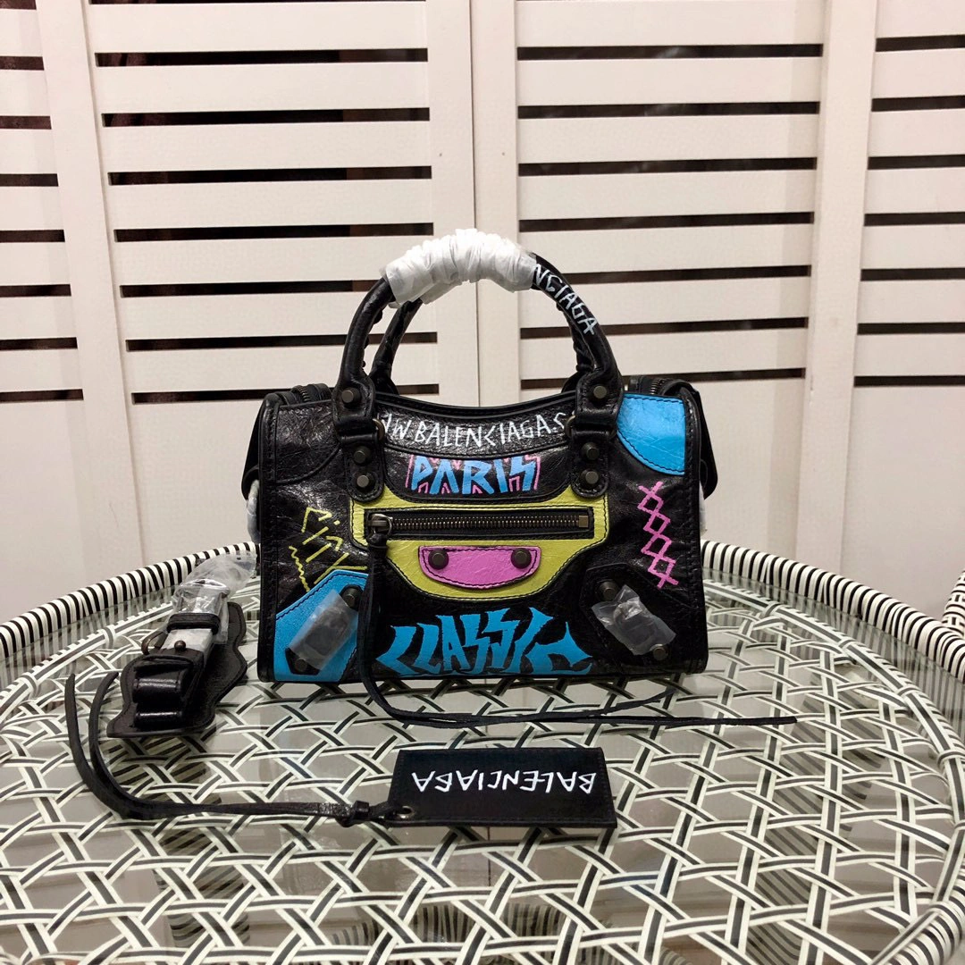 MOMO-- Graffiti Classic City high quality version item : 063B76B2634