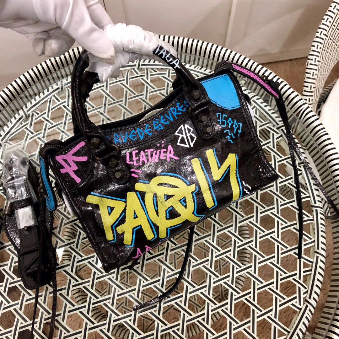 MOMO-- Graffiti Classic City high quality version item : 063B76B2634