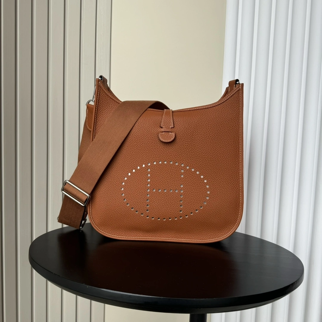 MOMO-- H5r75s H056277CK37 high quality version cowhide item:E-B177I1454