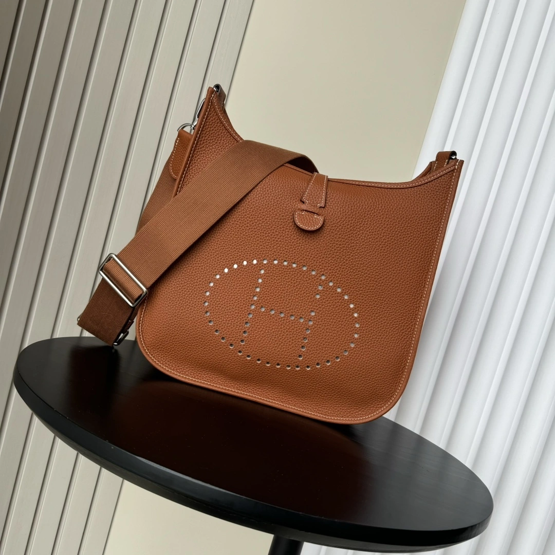 MOMO-- H5r75s H056277CK37 high quality version cowhide item:E-B177I1454