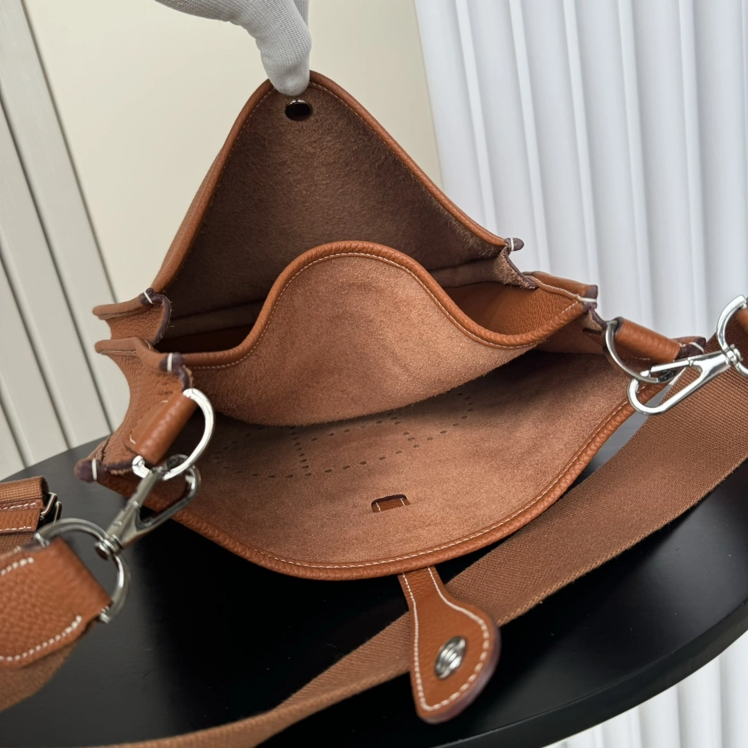 MOMO-- H5r75s H056277CK37 high quality version cowhide item:E-B177I1454