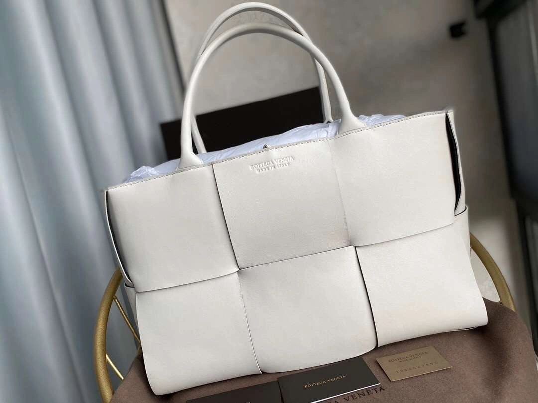 MOMO-- Intrecciato sheepskin item：063B158E1019