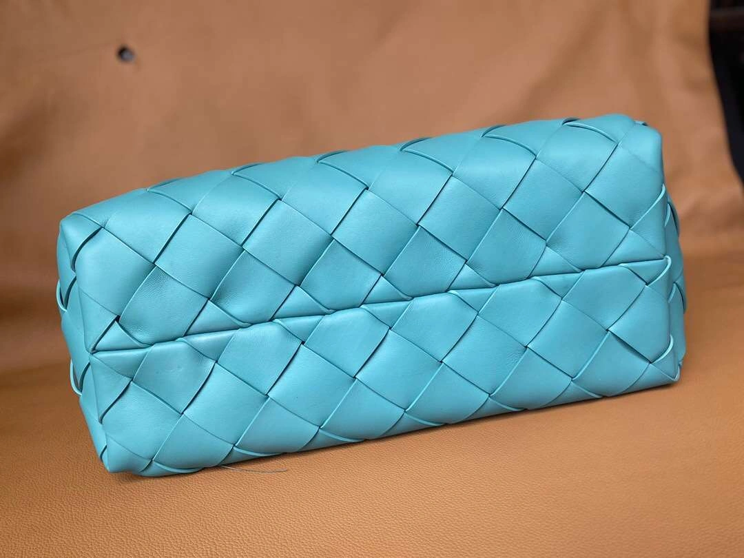 MOMO-- Intrecciato sheepskin item：063B210E1005