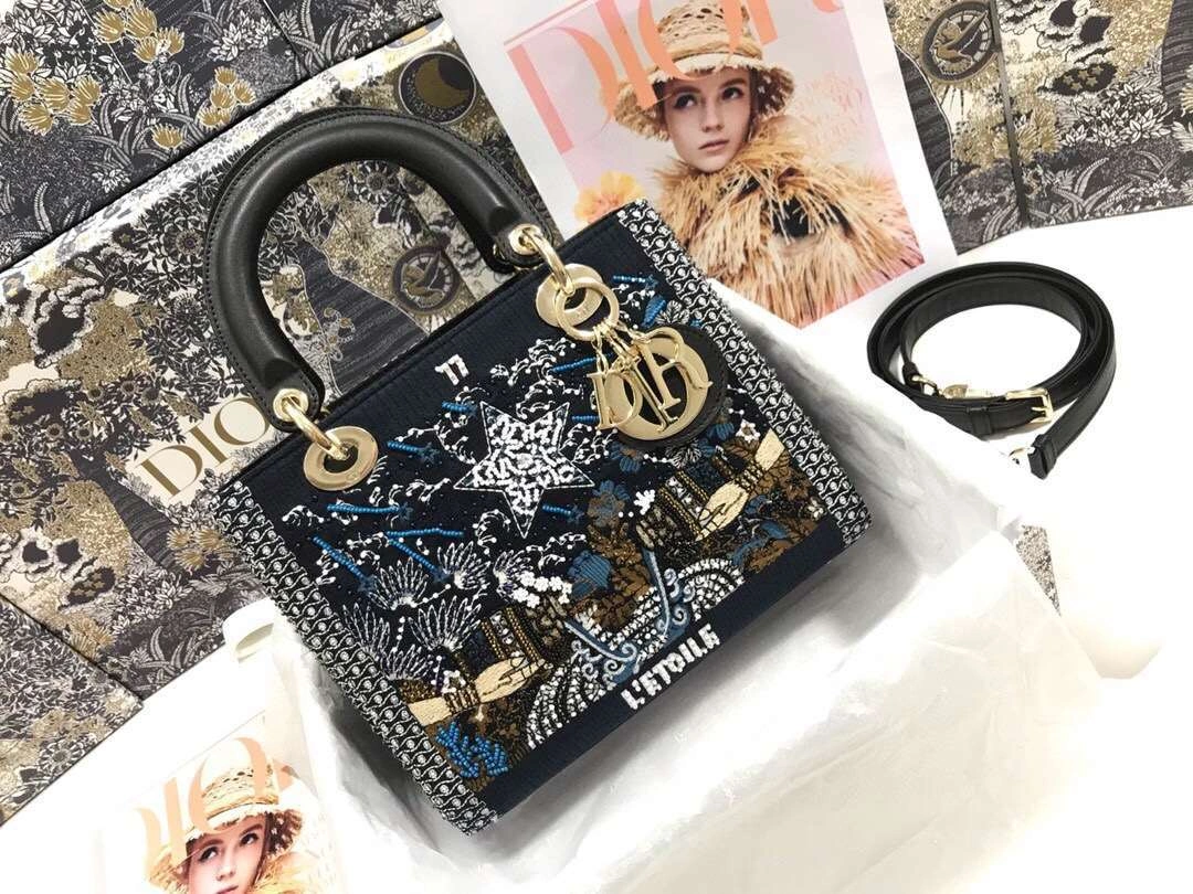 MOMO---Lady embroidery M0565 item :063B00E2102