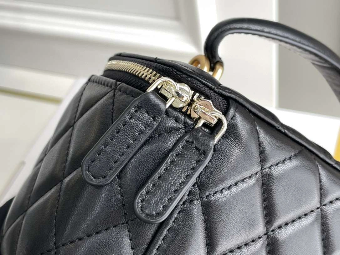 *MOMO---Lambskin item : 00B75G2304
