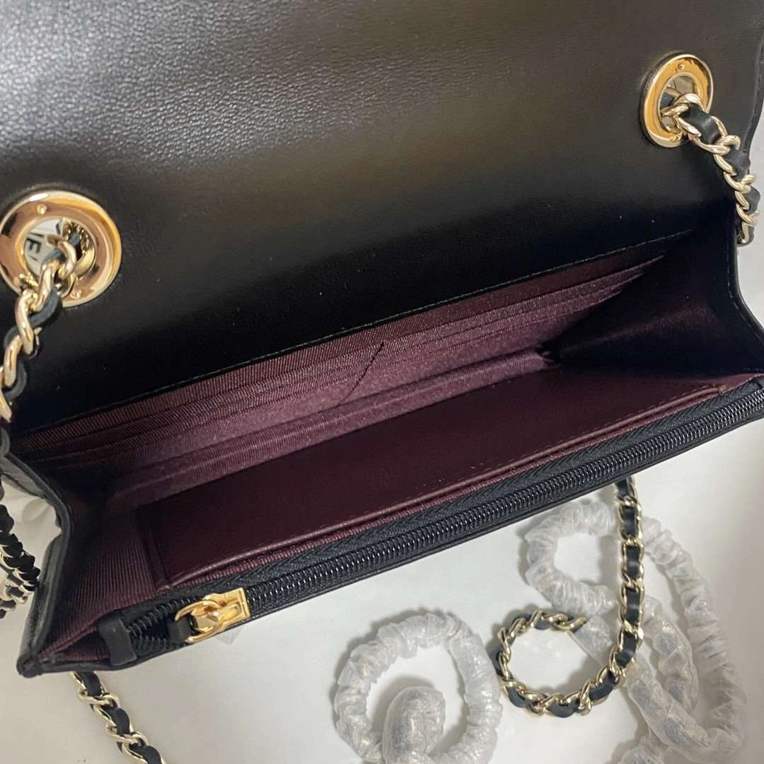 *MOMO---Lambskin item : A-B00G2913