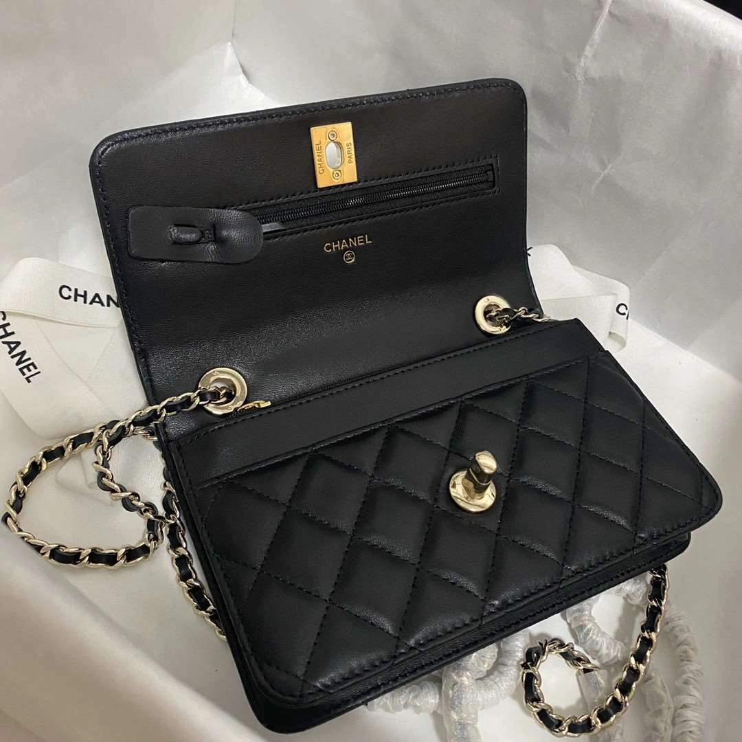 *MOMO---Lambskin item : A-B00G2913