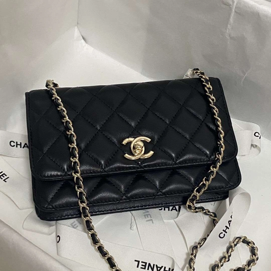 *MOMO---Lambskin item : A-B00G2913