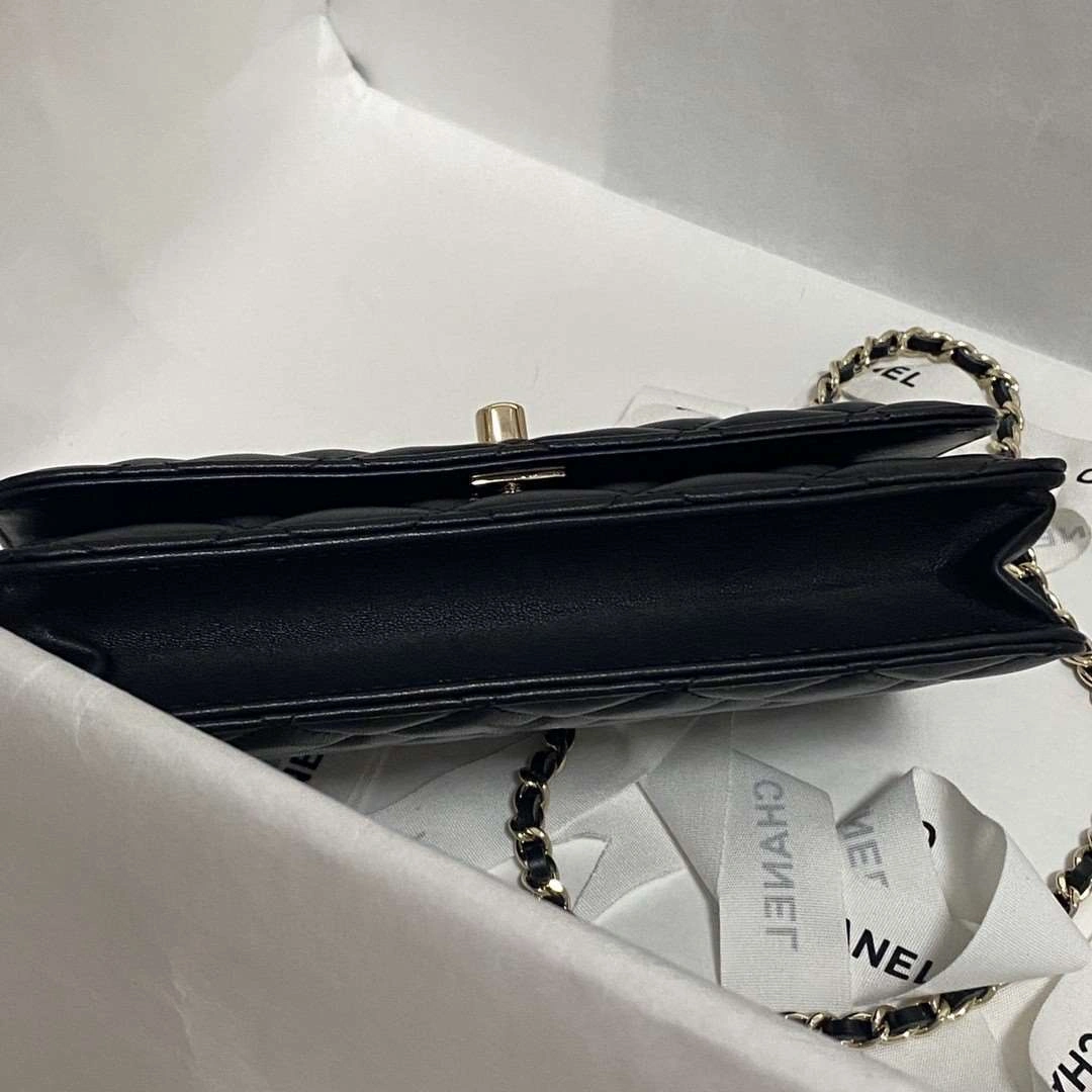 *MOMO---Lambskin item : A-B00G2913