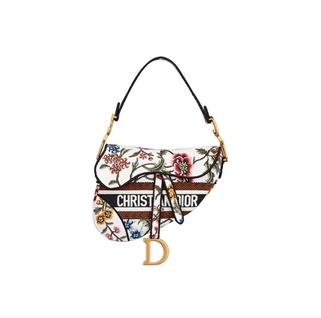 MOMO-- M0446CEAU-M933 item：C-B397G2901R