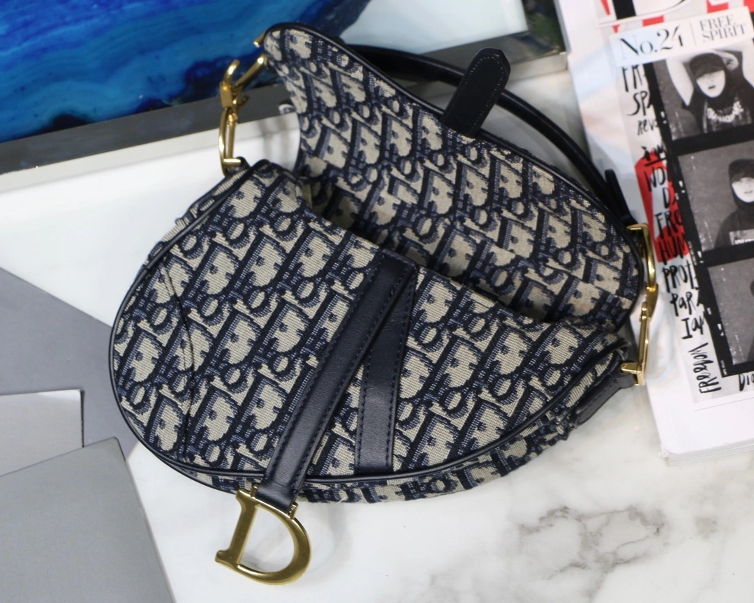 MOMO-- M0447CTZQ-M928 item：C-B063H1728R