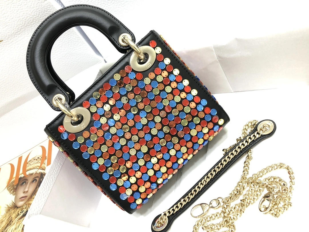 MOMO-- M0505ORUG-M884 item：C-B063F1220Y