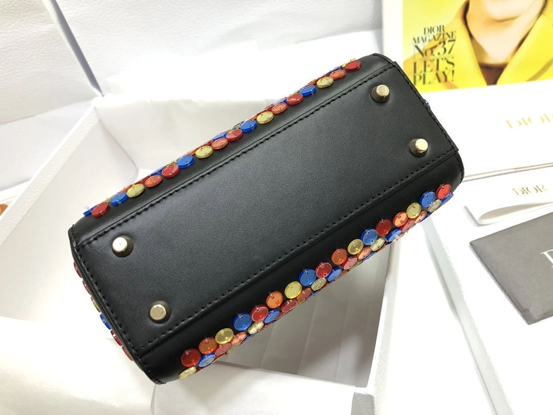 MOMO-- M0505ORUG-M884 item：C-B063F1220Y