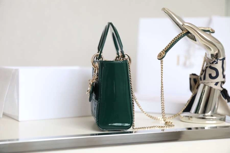 *MOMO---M0505OWCB-M323 cowhide item : A-B173H0501L